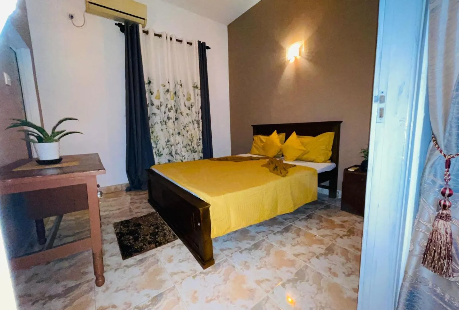 Winston Dutch Canal Villa Guest House Negombo Sri Lanka