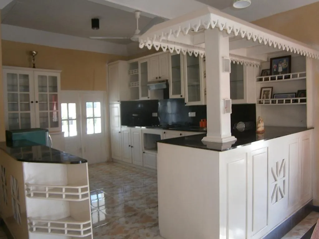 Winston Dutch Canal Villa Guest House Negombo